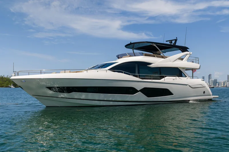 The Image of Sunseeker 76 Yacht 2025 - 0