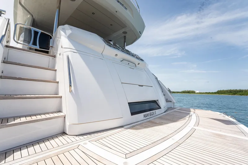 Slide: The Image of Sunseeker 76 Yacht 2025 - 14