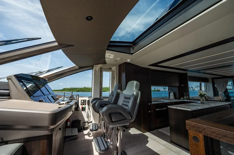 Slide: The Image of Sunseeker 76 Yacht 2025 - 53