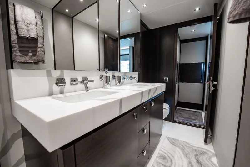 Slide: The Image of Sunseeker 76 Yacht 2025 - 69