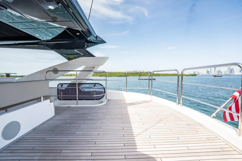 Slide: The Image of Sunseeker 76 Yacht 2025 - 28