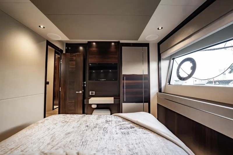Slide: The Image of Sunseeker 76 Yacht 2025 - 90