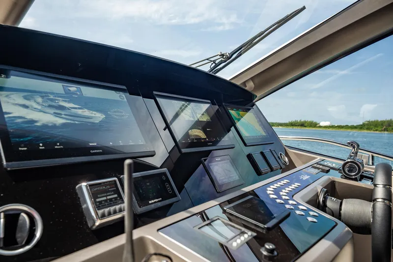 Slide: The Image of Sunseeker 76 Yacht 2025 - 54