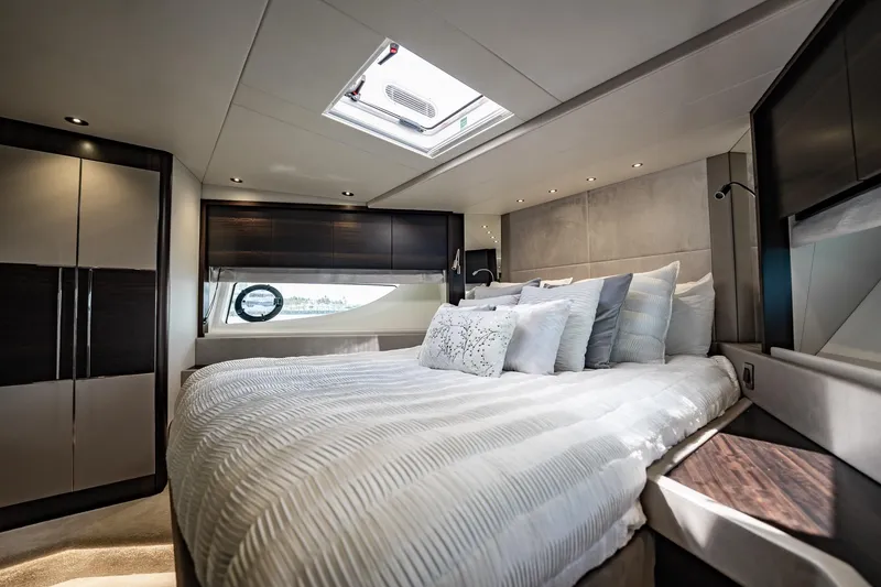Slide: The Image of Sunseeker 76 Yacht 2025 - 73