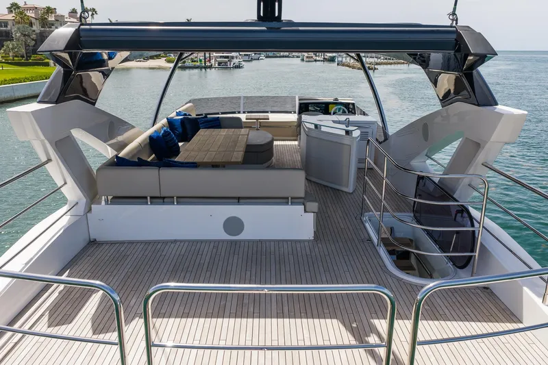 Slide: The Image of Sunseeker 76 Yacht 2025 - 25