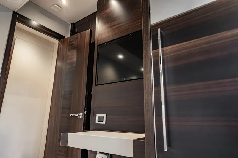 Slide: The Image of Sunseeker 76 Yacht 2025 - 91