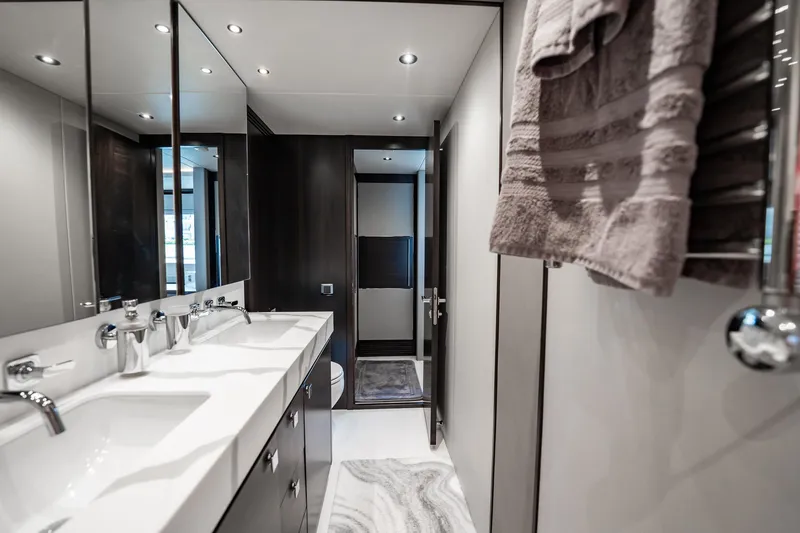 Slide: The Image of Sunseeker 76 Yacht 2025 - 70