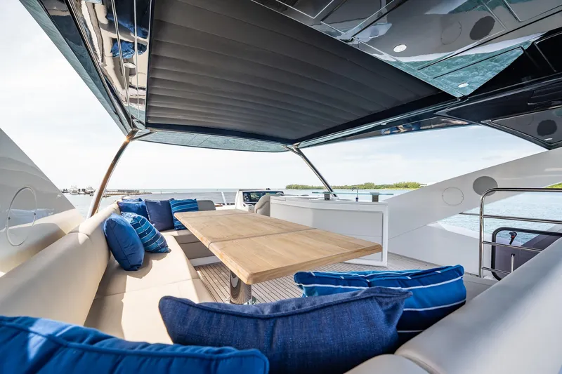 Slide: The Image of Sunseeker 76 Yacht 2025 - 29