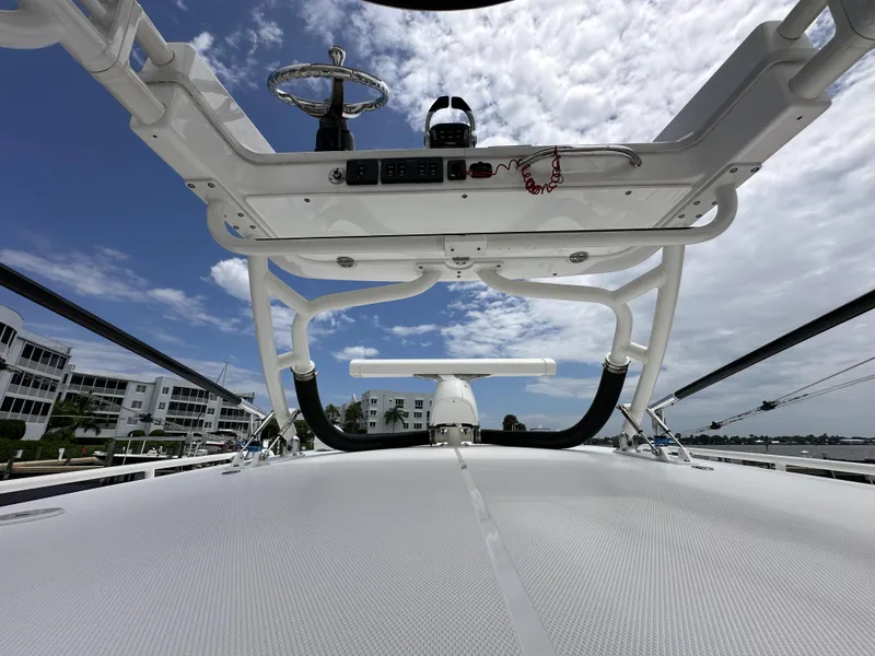 Slide: The Image of Everglades 435 Center Console 2017 - 78