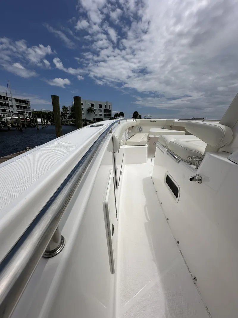 Slide: The Image of Everglades 435 Center Console 2017 - 66