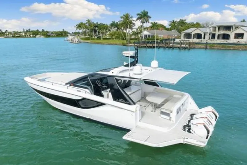 Slide: The Image of Azimut Verve 42 2023 - 1