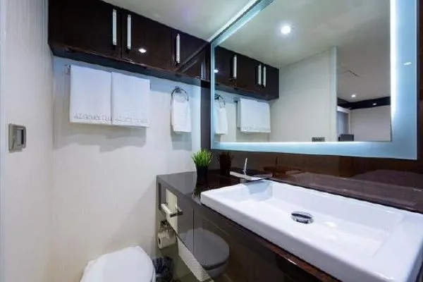 Slide: The Image of Lazzara Yachts LSX 95 Flybridge 2012 - 40