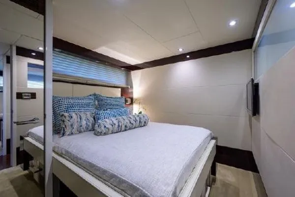 Slide: The Image of Lazzara Yachts LSX 95 Flybridge 2012 - 37