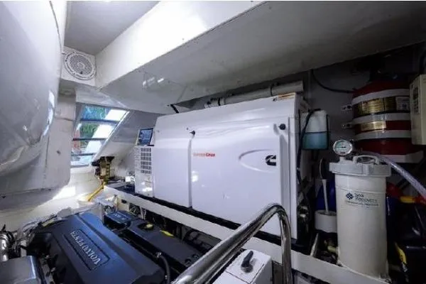 Slide: The Image of Lazzara Yachts LSX 95 Flybridge 2012 - 49