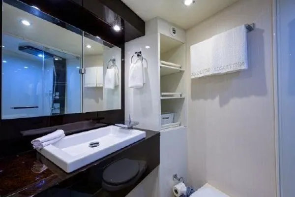 Slide: The Image of Lazzara Yachts LSX 95 Flybridge 2012 - 36