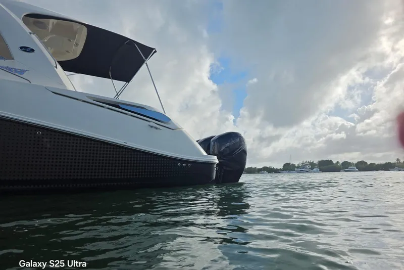 Slide: The Image of Sea Ray Sundancer 370 2010 - 9