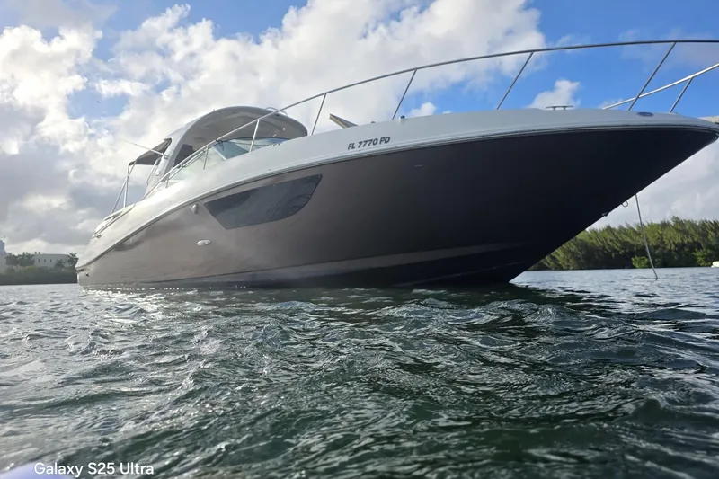 Slide: The Image of Sea Ray Sundancer 370 2010 - 21
