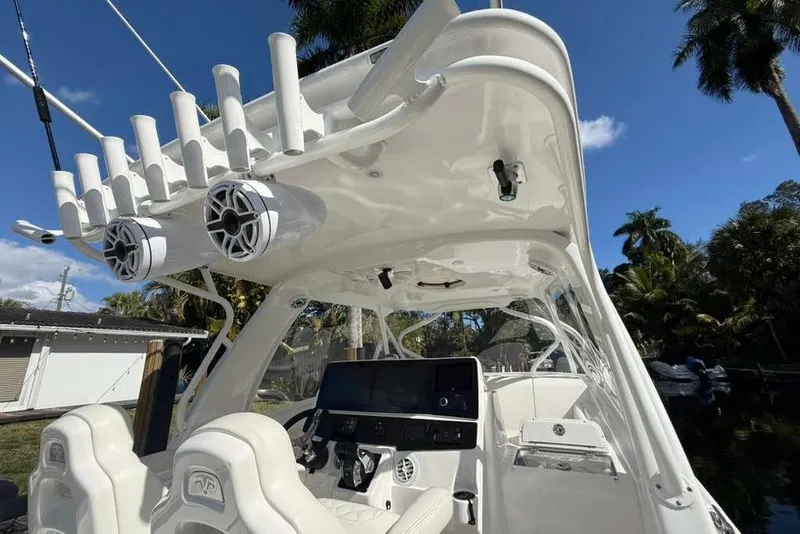 Slide: The Image of Hydra-Sports Vector 3500 VX 2008 - 33