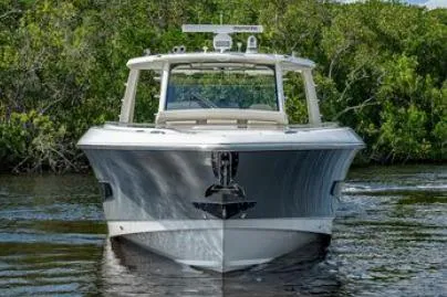 Slide: The Image of Boston Whaler 420 Outrage 2020 - 2