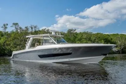 Slide: The Image of Boston Whaler 420 Outrage 2020 - 4