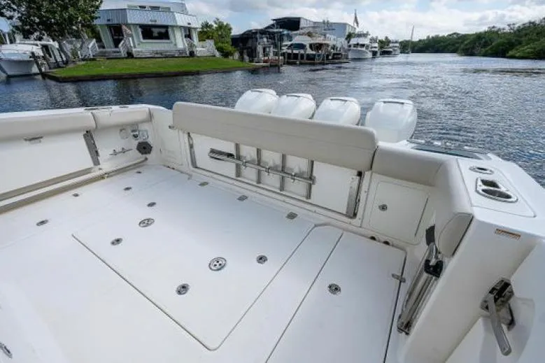 Slide: The Image of Boston Whaler 420 Outrage 2020 - 5