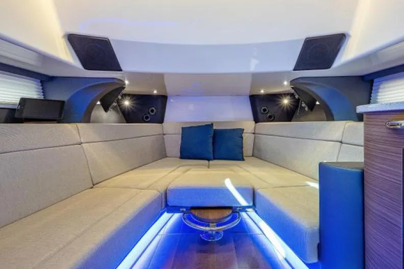Slide: The Image of Boston Whaler 420 Outrage 2020 - 11
