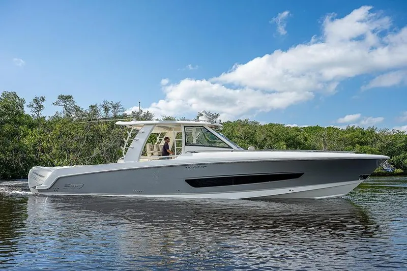 The Image of Boston Whaler 420 Outrage 2020 - undefined