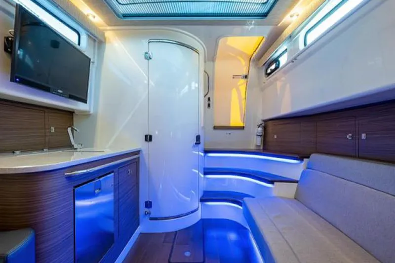 Slide: The Image of Boston Whaler 420 Outrage 2020 - 10
