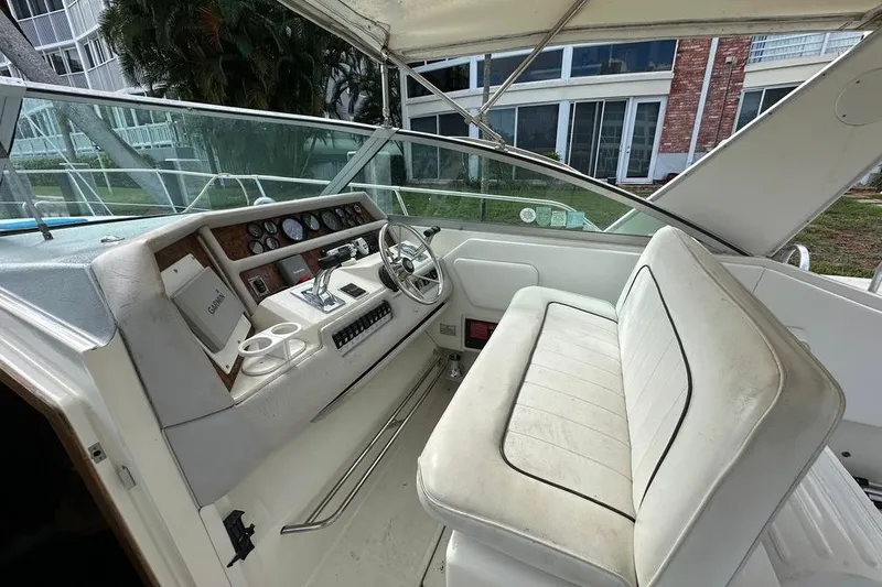 Slide: The Image of Sea Ray 370 Express Cruiser 1994 - 29