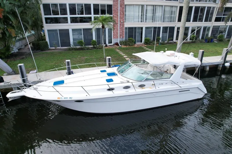 Slide: The Image of Sea Ray 370 Express Cruiser 1994 - 58