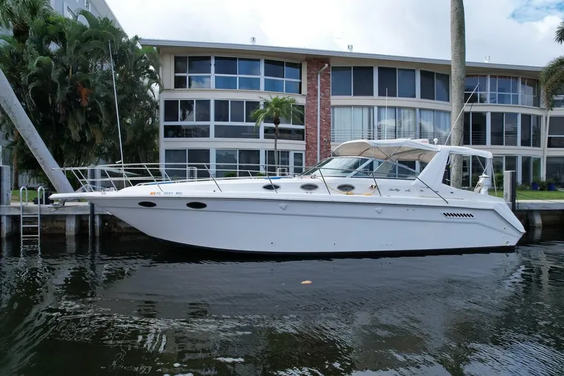 Slide: The Image of Sea Ray 370 Express Cruiser 1994 - 40
