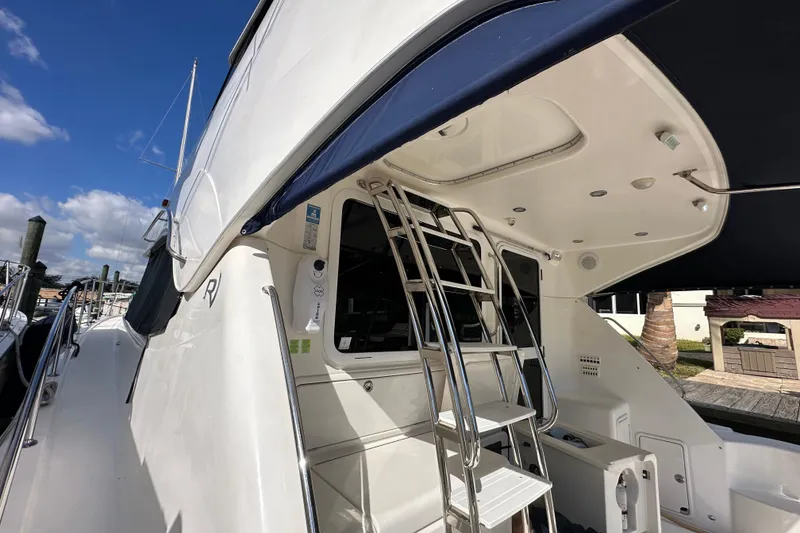 Slide: The Image of Riviera 47 Enclosed Flybridge Series II 2009 - 80