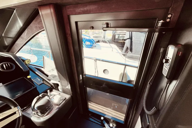 Slide: The Image of Cranchi E 52F Evoluzione 2020 - 38