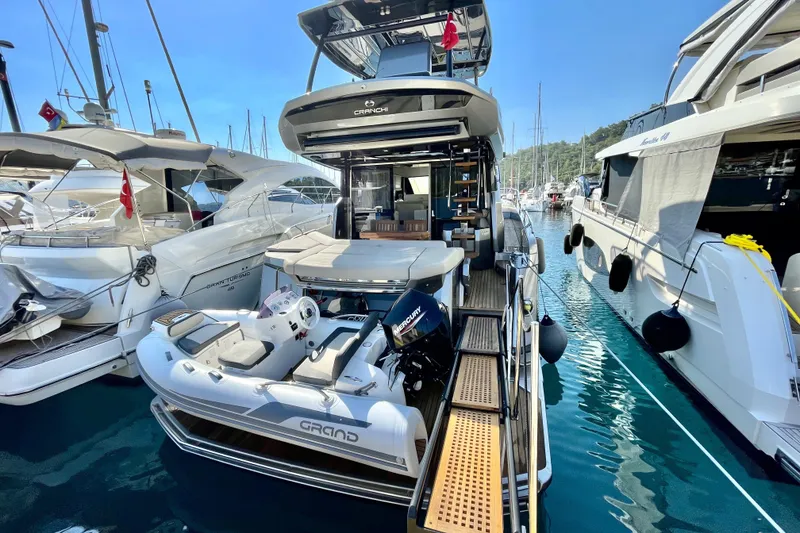 Slide: The Image of Cranchi E 52F Evoluzione 2020 - 1