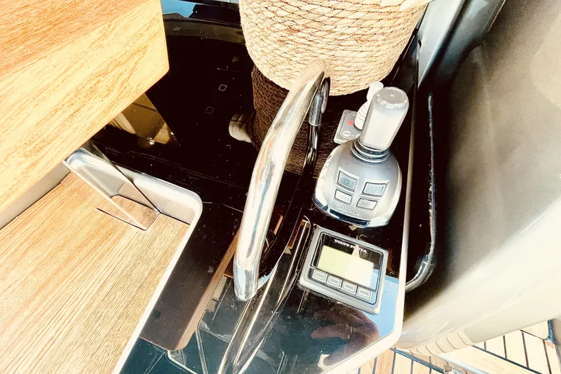 Slide: The Image of Cranchi E 52F Evoluzione 2020 - 9
