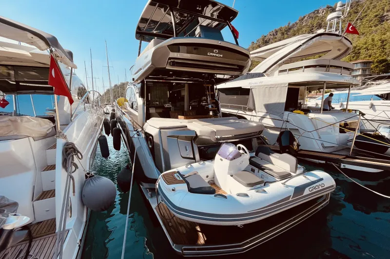 Slide: The Image of Cranchi E 52F Evoluzione 2020 - 3