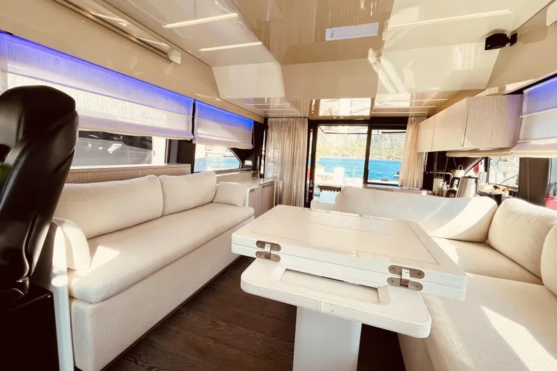 Slide: The Image of Cranchi E 52F Evoluzione 2020 - 37