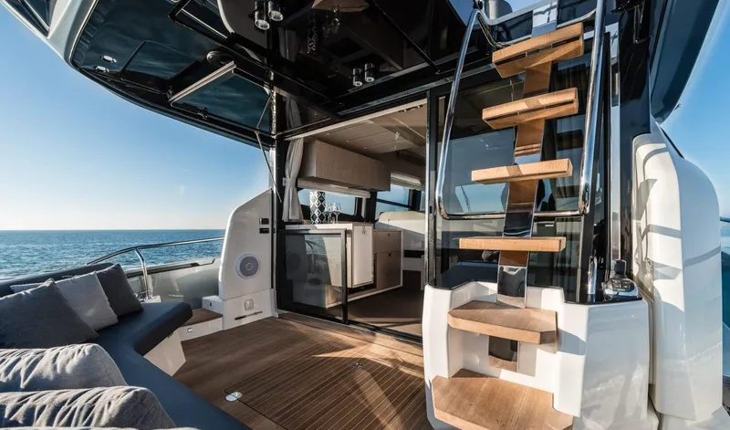 Slide: The Image of Cranchi E 52S Evoluzione 2019 - 12