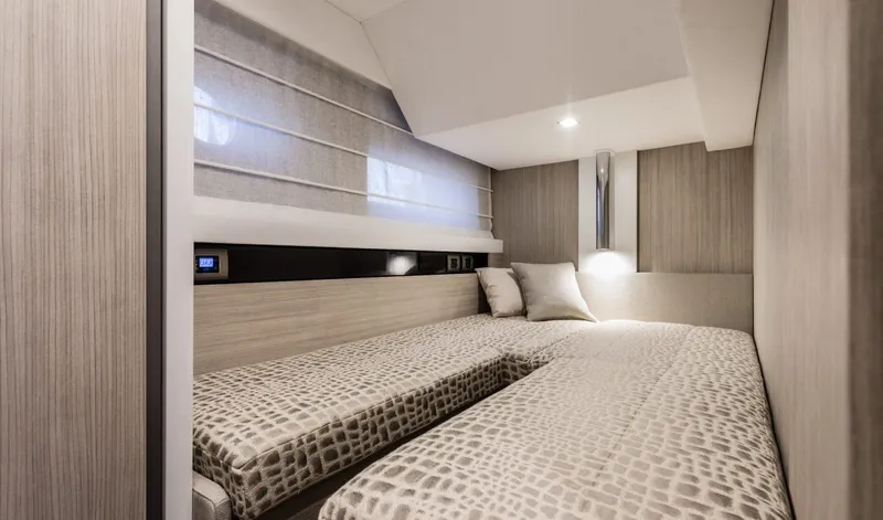 Slide: The Image of Cranchi E 52S Evoluzione 2019 - 22