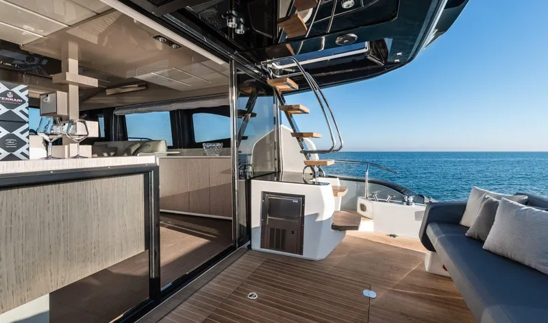 Slide: The Image of Cranchi E 52S Evoluzione 2019 - 14