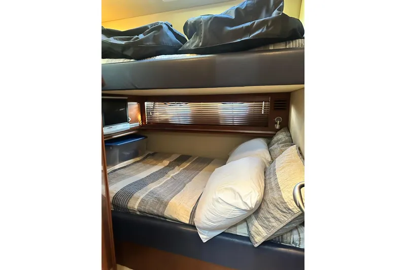 Slide: The Image of Sea Ray 52 Sundancer 2006 - 6