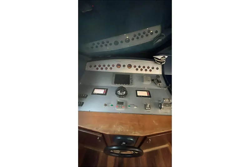 Slide: The Image of Custom 85 Motor Yacht 2007 - 5