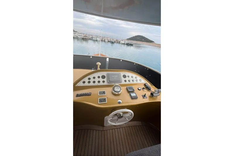 Slide: The Image of Custom 85 Motor Yacht 2007 - 4