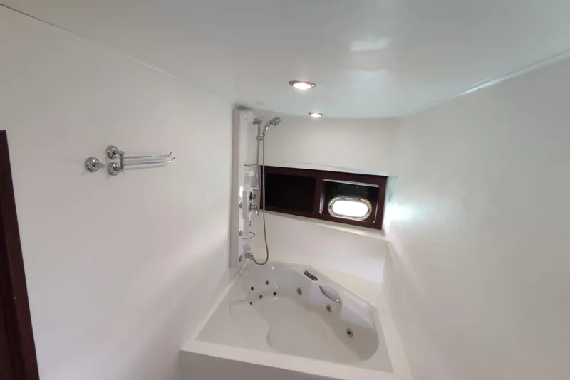 Slide: The Image of Custom 85 Motor Yacht 2007 - 15