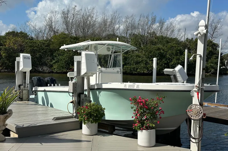 Slide: The Image of Dusky 278 Open Fisherman 2007 - 1