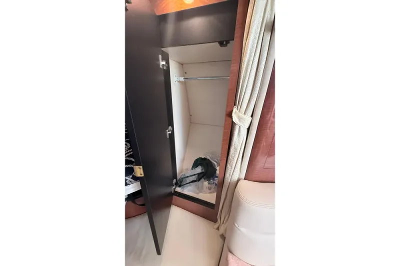 Slide: The Image of Sea Ray 340 Sundancer 2004 - 13