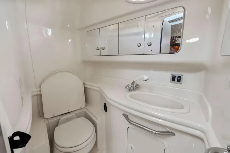 Slide: The Image of Sea Ray 340 Sundancer 2004 - 29