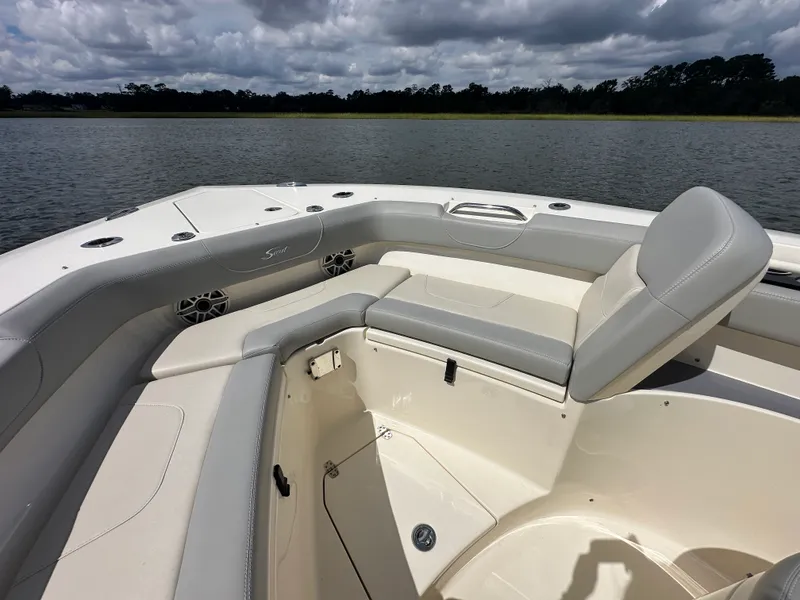 Slide: The Image of Scout 305LXF 2024 - 15