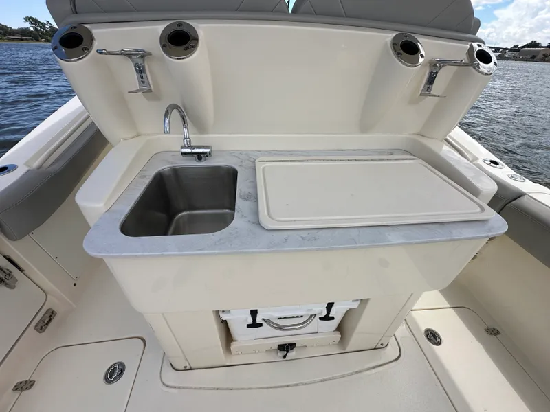 Slide: The Image of Scout 305LXF 2024 - 27