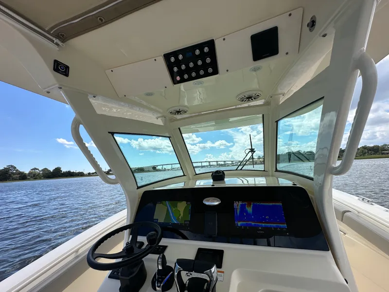 Slide: The Image of Scout 305LXF 2024 - 30